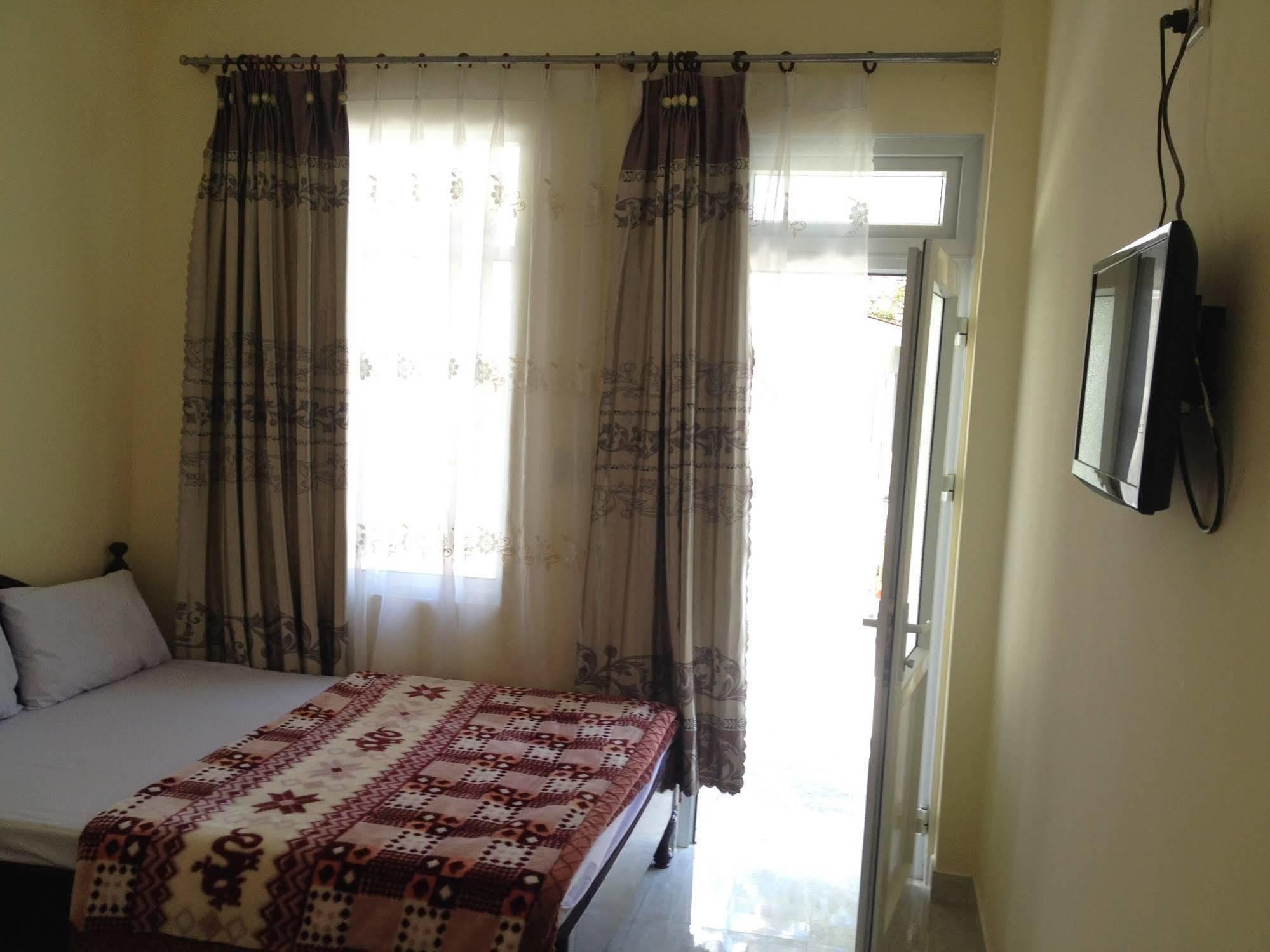 Phuong Hong Guesthouse Da Lat Dış mekan fotoğraf